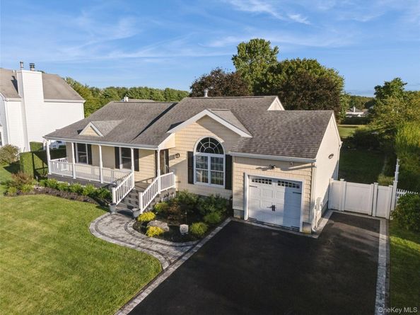 45 Meadow Court, Manorville NY 11949