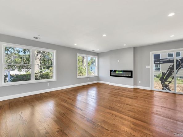 23 Fulton Street, West Babylon NY 11704