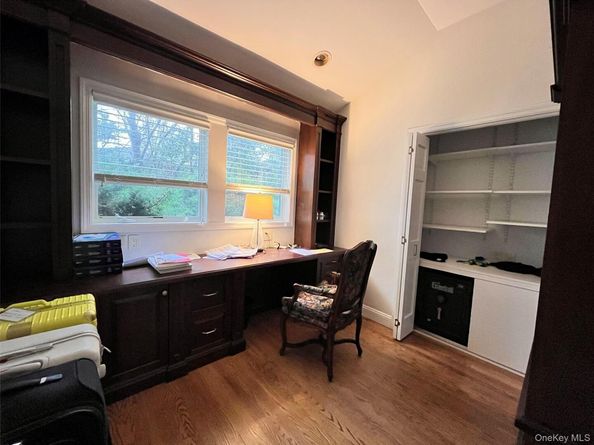 26 Polo Field Lane, Lake Success NY 11020
