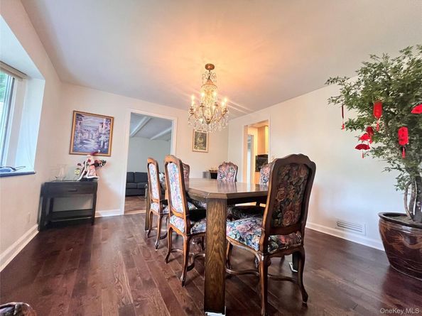 26 Polo Field Lane, Lake Success NY 11020