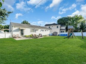28 Lillian Lane, Plainview NY 11803