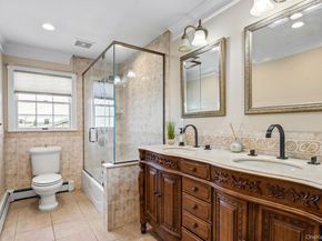 59 Western Concourse, Amity Harbor NY 11701