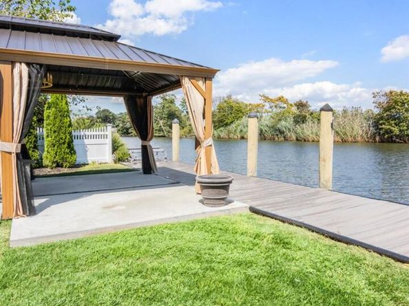 59 Western Concourse, Amity Harbor NY 11701