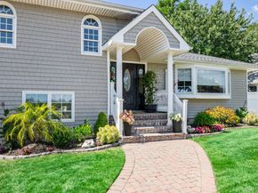 59 Western Concourse, Amity Harbor NY 11701