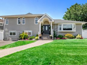 59 Western Concourse, Amity Harbor NY 11701