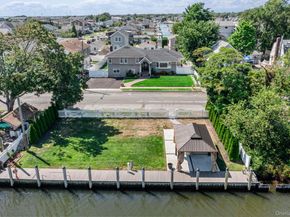 59 Western Concourse, Amity Harbor NY 11701