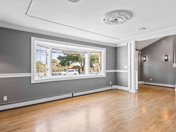 59 Western Concourse, Amity Harbor NY 11701
