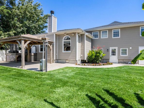 59 Western Concourse, Amity Harbor NY 11701