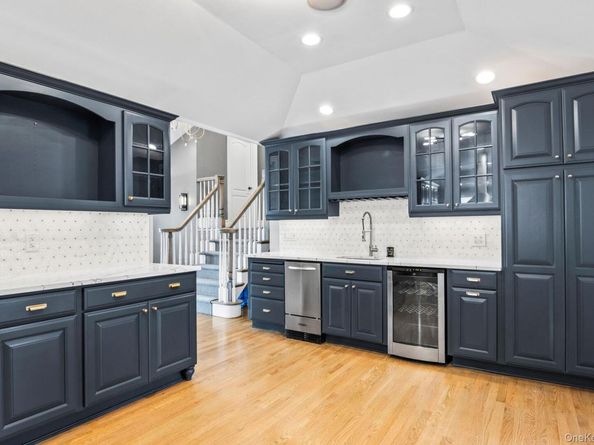 59 Western Concourse, Amity Harbor NY 11701