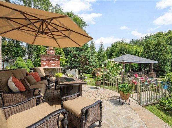 436 Wolf Hill Road, Dix Hills NY 11746