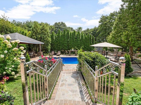 436 Wolf Hill Road, Dix Hills NY 11746