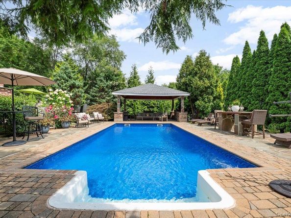 436 Wolf Hill Road, Dix Hills NY 11746