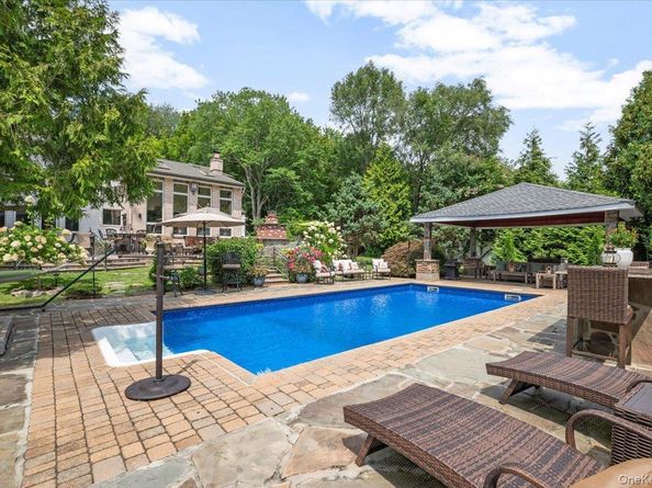 436 Wolf Hill Road, Dix Hills NY 11746