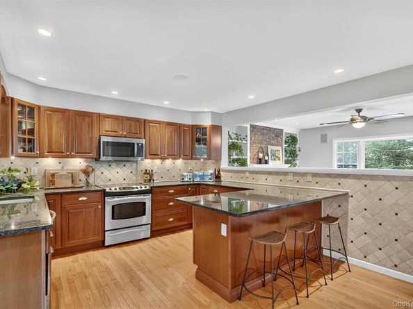 32 Custis Avenue, White Plains NY 10603
