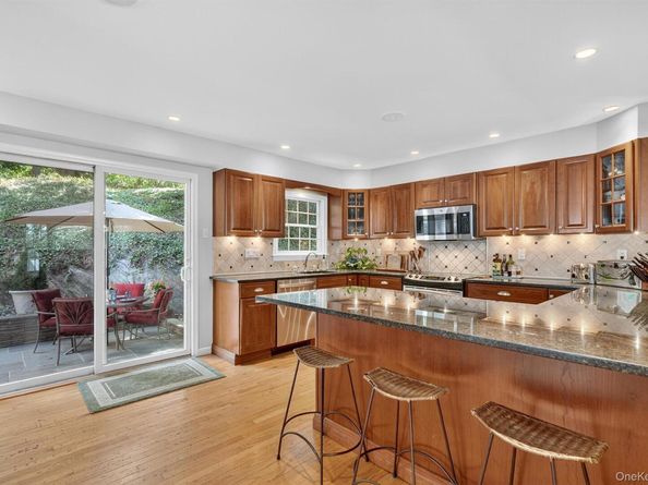 32 Custis Avenue, White Plains NY 10603
