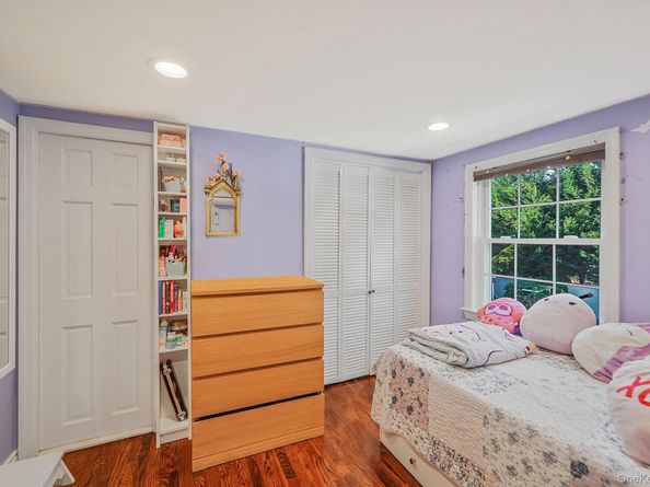 392 N Country Road, Smithtown NY 11787