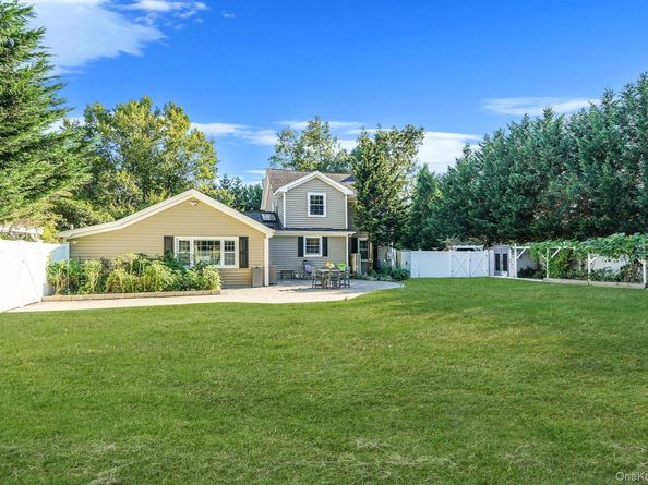 392 N Country Road, Smithtown NY 11787