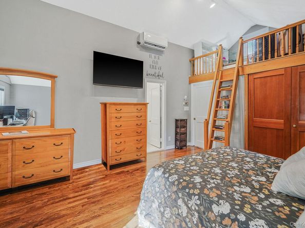 392 N Country Road, Smithtown NY 11787