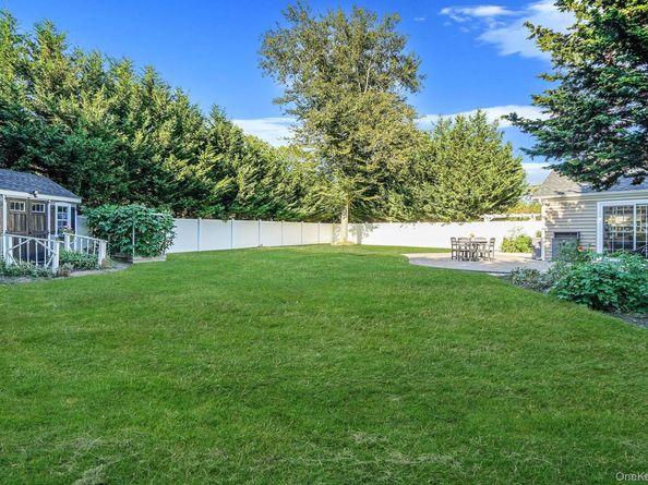 392 N Country Road, Smithtown NY 11787