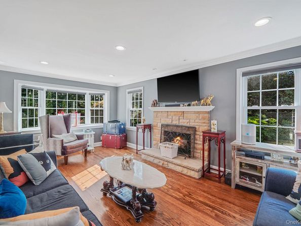 392 N Country Road, Smithtown NY 11787