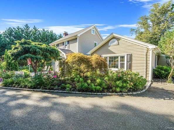 392 N Country Road, Smithtown NY 11787