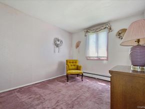 10 marsulin Drive, Syosset NY 11791
