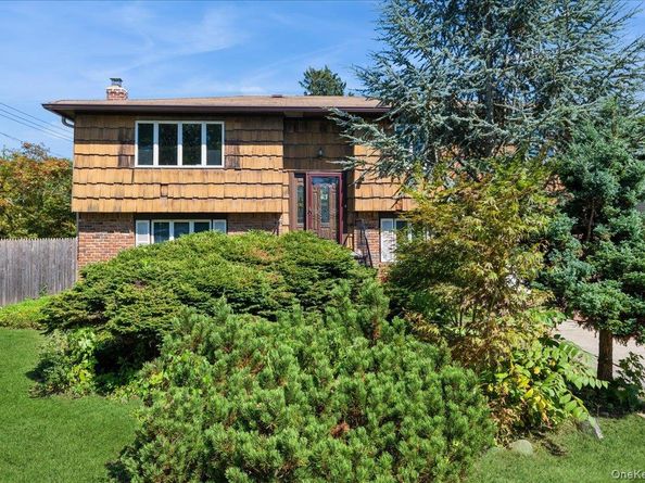 10 marsulin Drive, Syosset NY 11791
