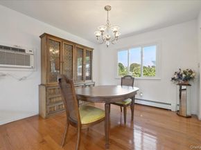10 marsulin Drive, Syosset NY 11791