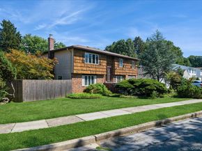 10 marsulin Drive, Syosset NY 11791