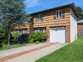 10 marsulin Drive, Syosset NY 11791