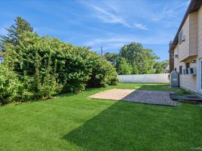 10 marsulin Drive, Syosset NY 11791