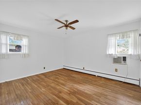 4 King Street, Glenwood Landing NY 11547