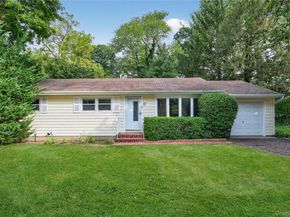 4 King Street, Glenwood Landing NY 11547
