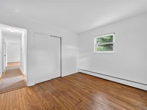 4 King Street, Glenwood Landing NY 11547