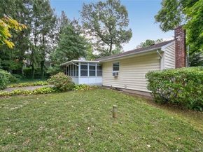 4 King Street, Glenwood Landing NY 11547