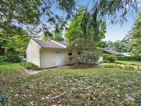 4 King Street, Glenwood Landing NY 11547
