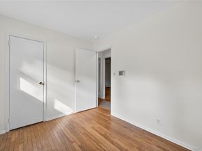 4 King Street, Glenwood Landing NY 11547