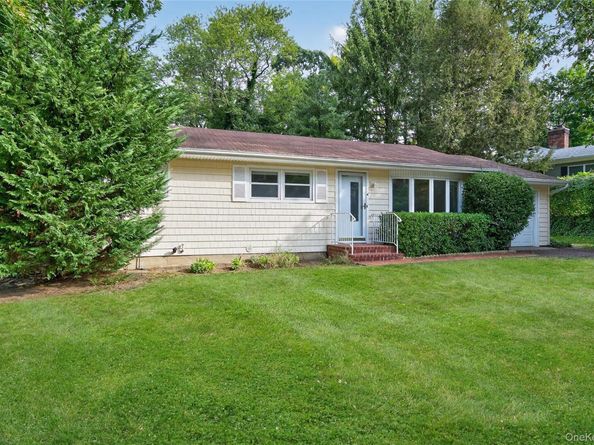 4 King Street, Glenwood Landing NY 11547