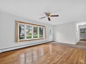 4 King Street, Glenwood Landing NY 11547