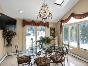7 Albertson Lane, Old Westbury NY 11568