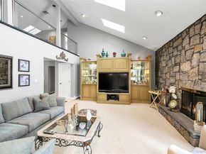 7 Albertson Lane, Old Westbury NY 11568