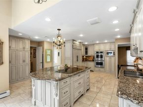 7 Albertson Lane, Old Westbury NY 11568