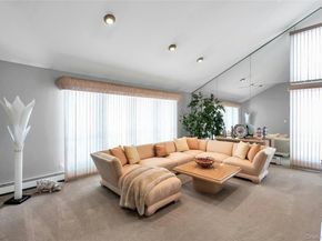 7 Albertson Lane, Old Westbury NY 11568