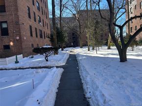 83-20 98 Street 5J, Woodhaven NY 11421