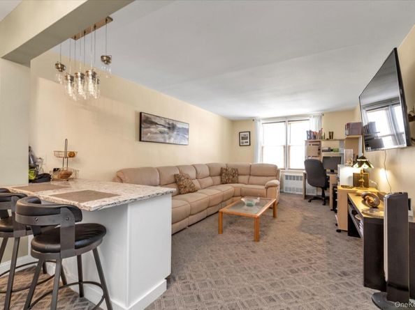 504 Merrick Road 3G, Lynbrook NY 11563