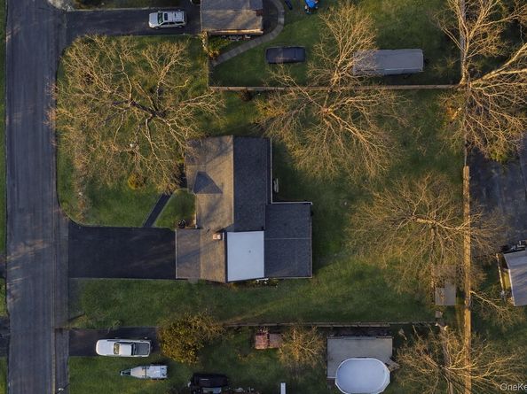 1395 Gardiner Drive, Bay Shore NY 11706