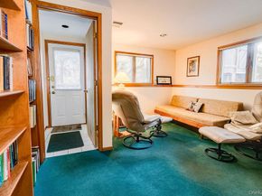 14 Hills Park Lane, Smithtown NY 11787