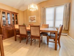 14 Hills Park Lane, Smithtown NY 11787