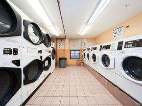 21-77 33rd Street 2A, Astoria NY 11105