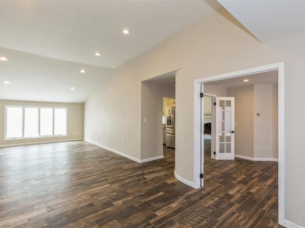 12 Fowler Lane, Mount Sinai NY 11766